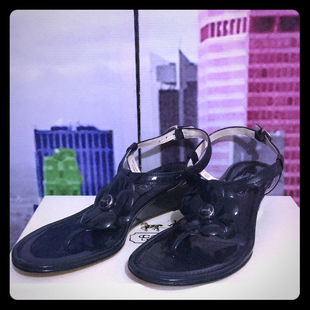 New in box Coach Poppy flower sandal shoes patent 8.5